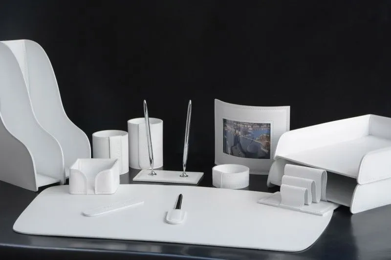 Бизнес. Настольный набор из 13 предметов.